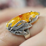 каблучка з бурштином