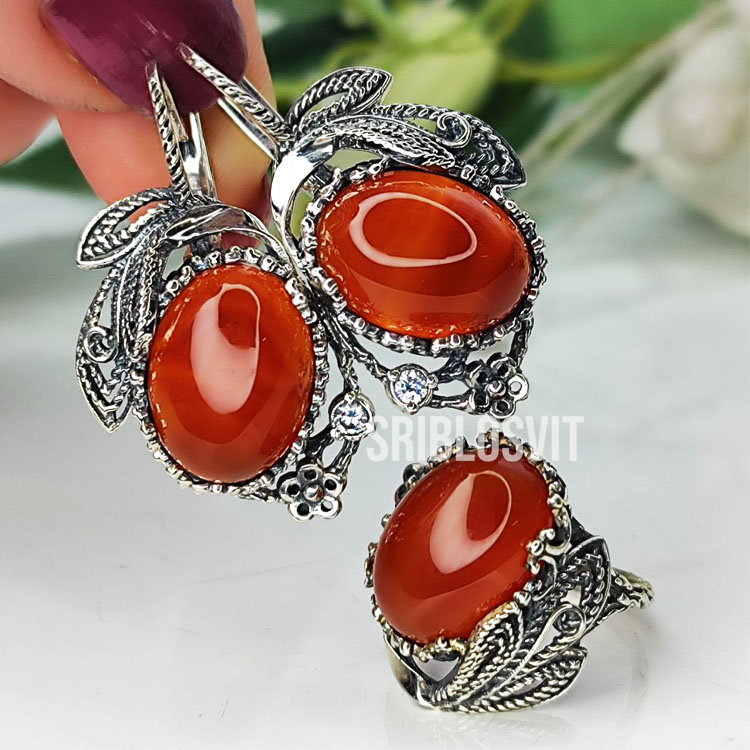 Срібні прикраси для жінок та чоловіків 139